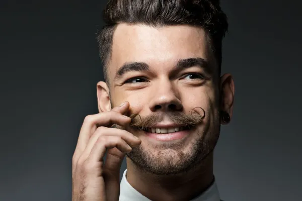 Jak zadbać o wąsy zimą?