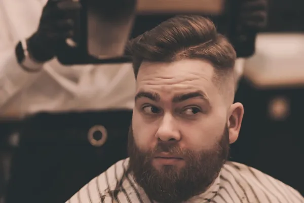 Jak utrwalić męską fryzurę?